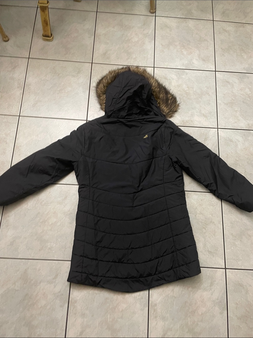The North Face Women's Black Quilted Puffer Coat with Faux Fur Trim Hood size L - Picture 5 of 5